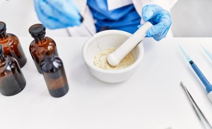 How does a homeopathic consultation for fissure begin at Sector 50—Dr. Kushwah’s Clinic?
