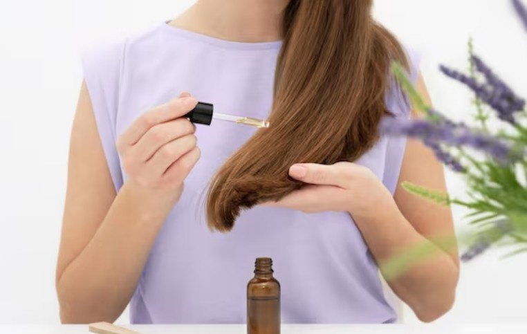 How does Dr. Kushwah’s Homoeopathic Clinic Customize Treatment for Hair Fall?