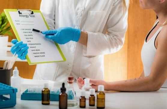 What Skin Problems Are Treated by the Best Homeopathic Doctor in Faridabad for Skin at Dr. Kushwah’s Homoeopathic Clinic?